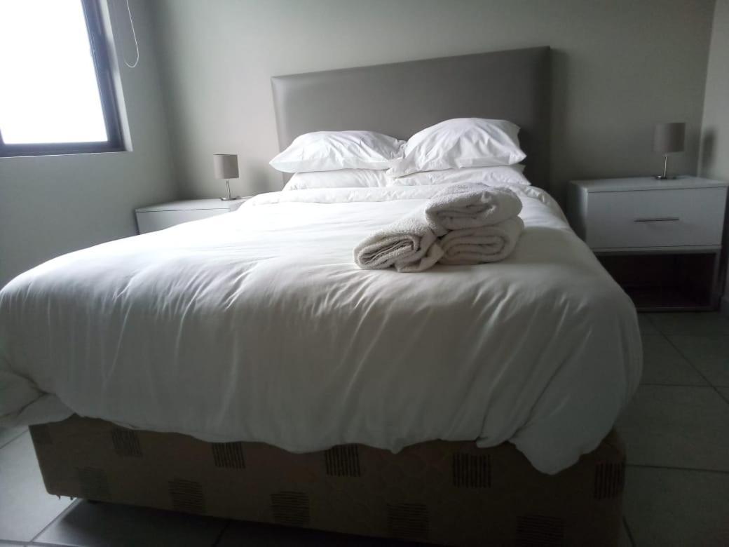 Rosebank Accommodation Йоханесбург Екстериор снимка